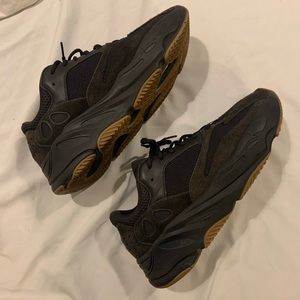 Used Yeezy 700 Utility Black size 11M
